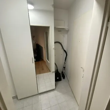 Quiet, Cozy Near The Center *